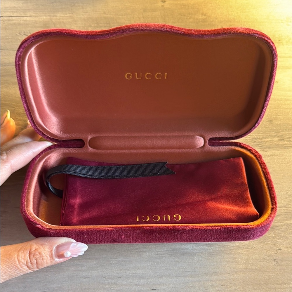 Gucci Sunglasses - Picture 8 of 8
